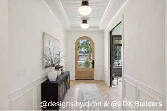 37508 round top, shown in White Oak