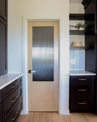 501 Shaker in Douglas Fir with Narrow Reed glass