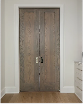  720 Double Pocket, shown in White Oak